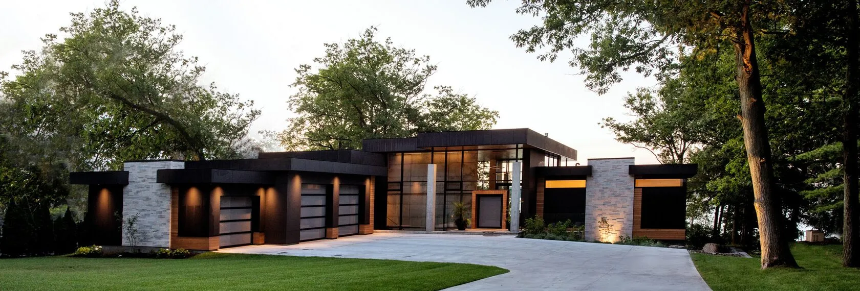Canadian architectural reference with large-area Reynaers aluminum windows